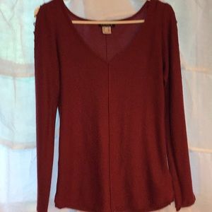 Ladder sleeved shirt